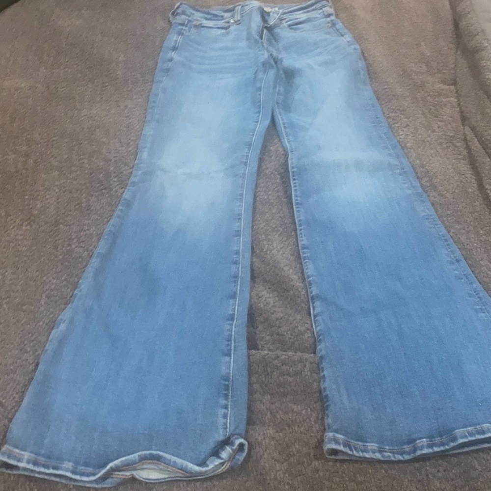 High waisted jeans